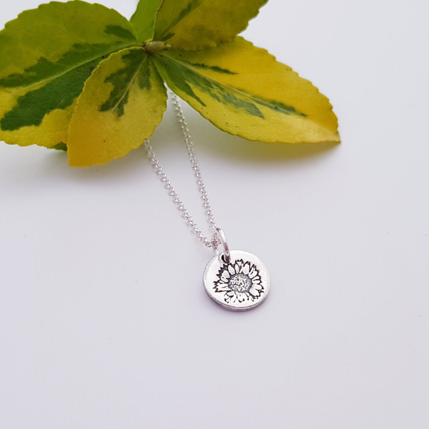 Tiny-sterling-silver-sunflower-floral-pendant-necklace-4