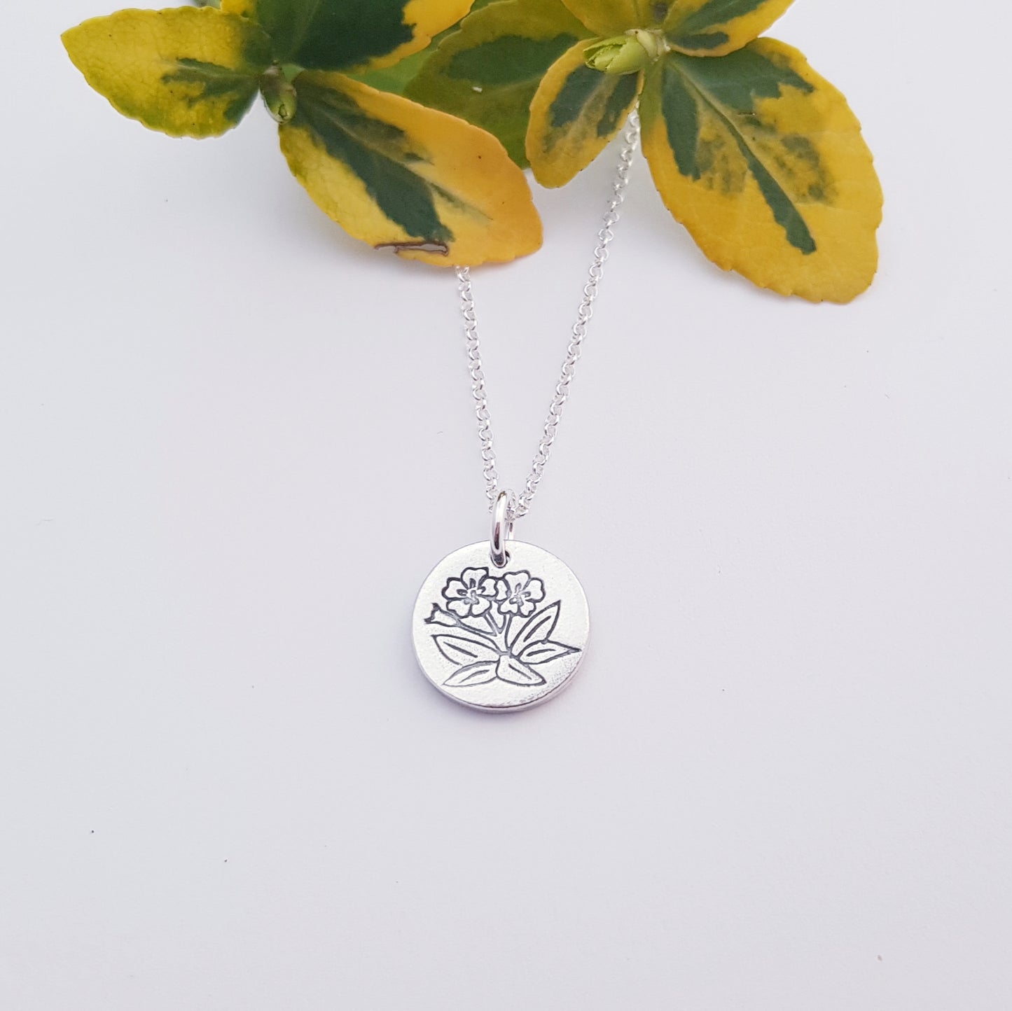 silver-primrose-pendant-necklace