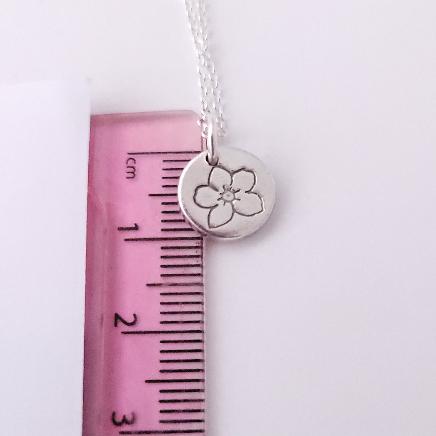 Sterling-silver-forget-me-not-single-flower-pendant-necklace-measurement