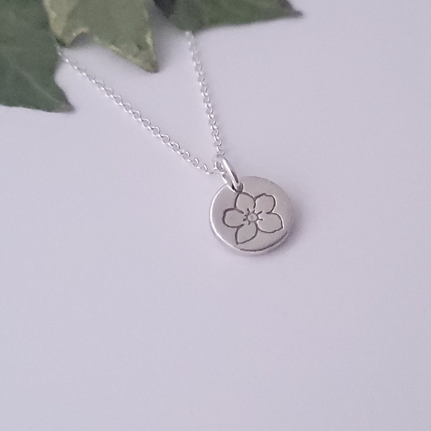 Sterling-silver-forget-me-not-single-flower-pendant-necklace-1