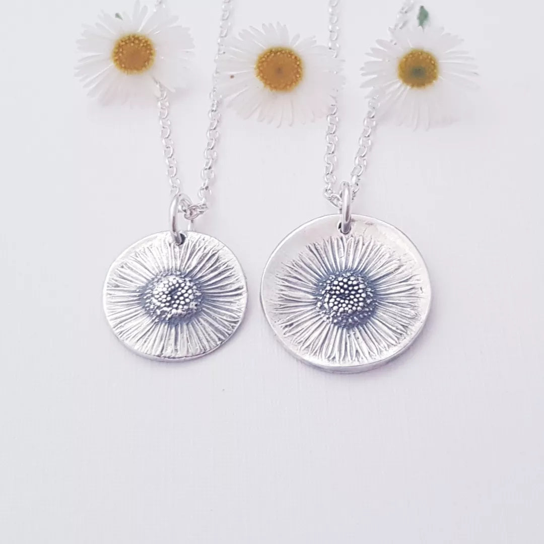 sterling-silver-real-daisy-pendant-necklace-two-sizes -5
