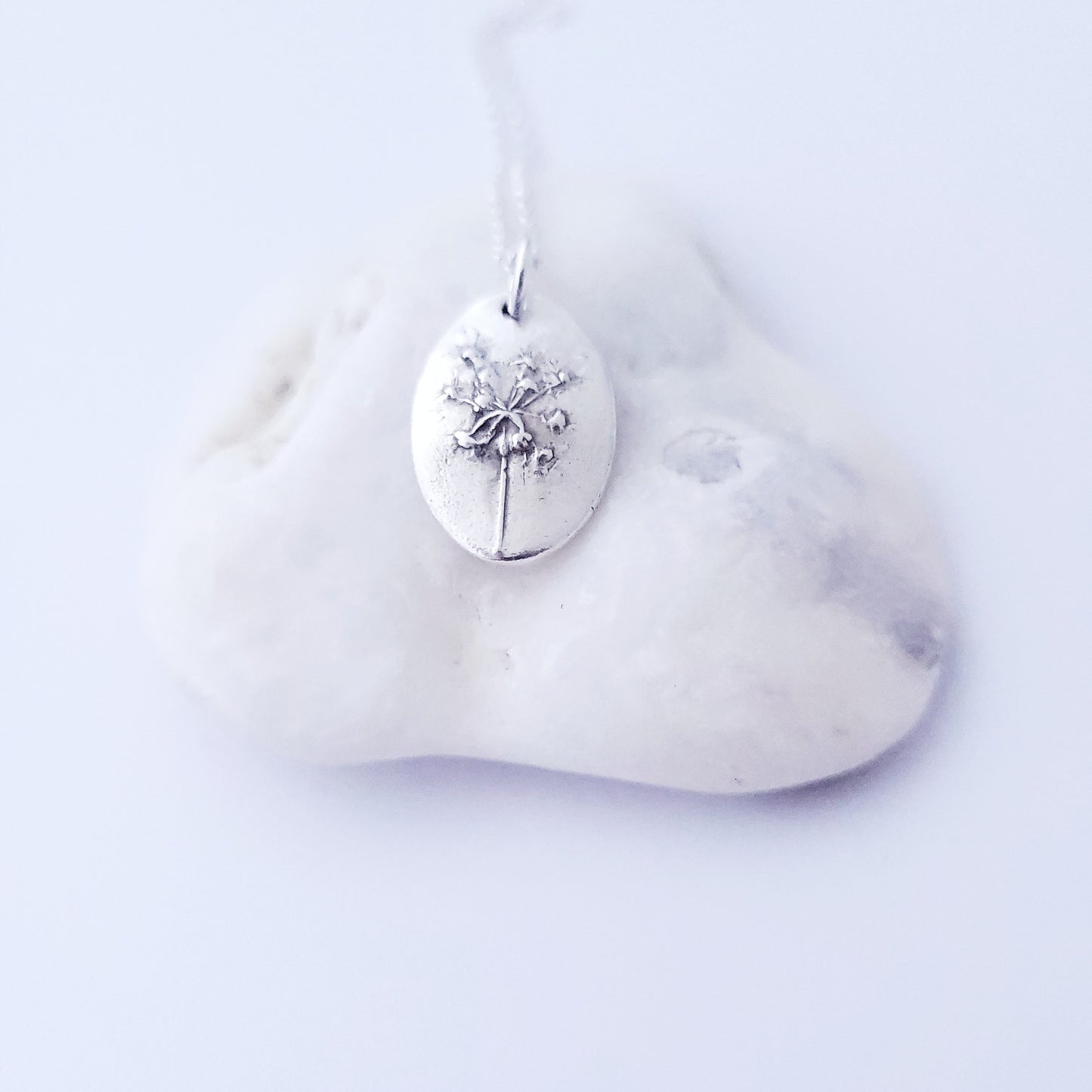 queen-anne-lace-wildflower-necklace-4