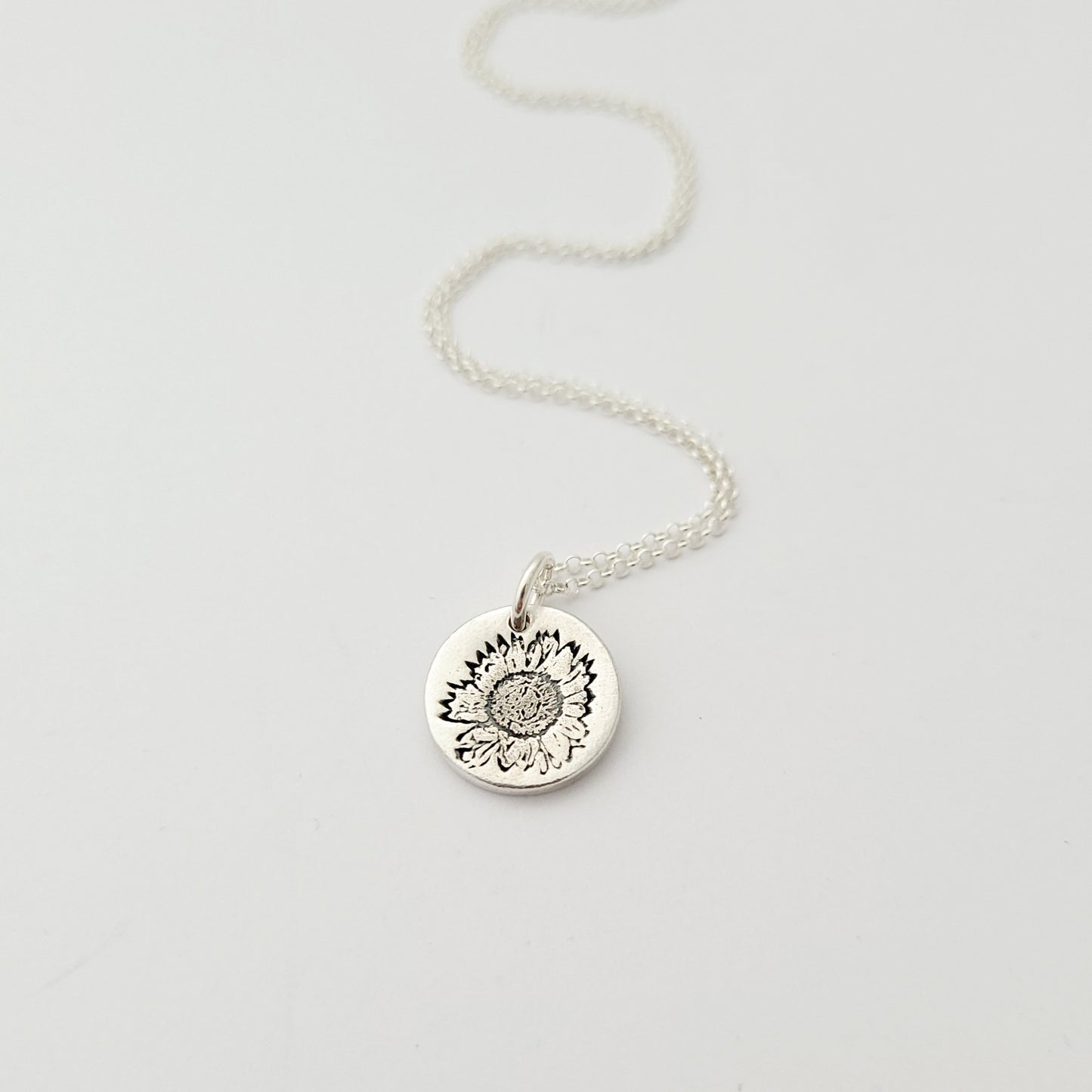 Sterling-silver-mini-sunflower-pendant-necklace-2