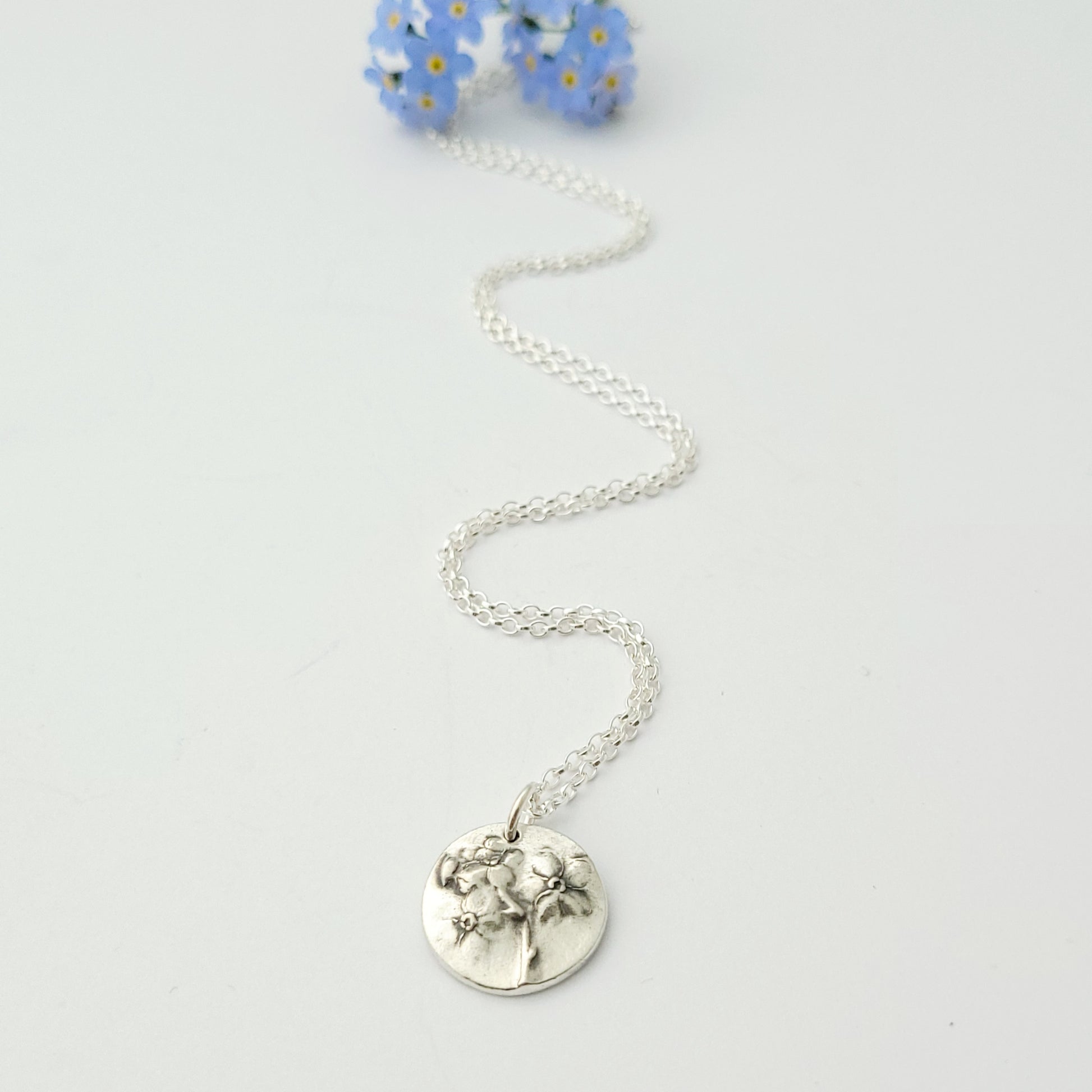 Sterling-silver-forget-me-nots-medium-pendant-necklace-1