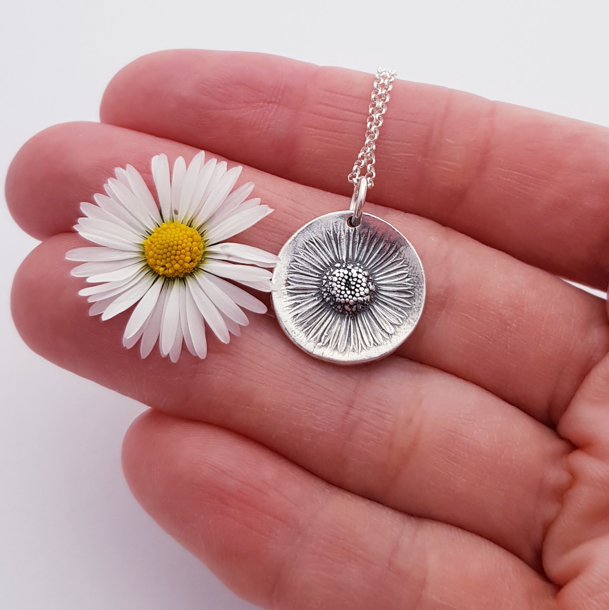 Sterling-silver-real-daisy-pendant-necklace-2