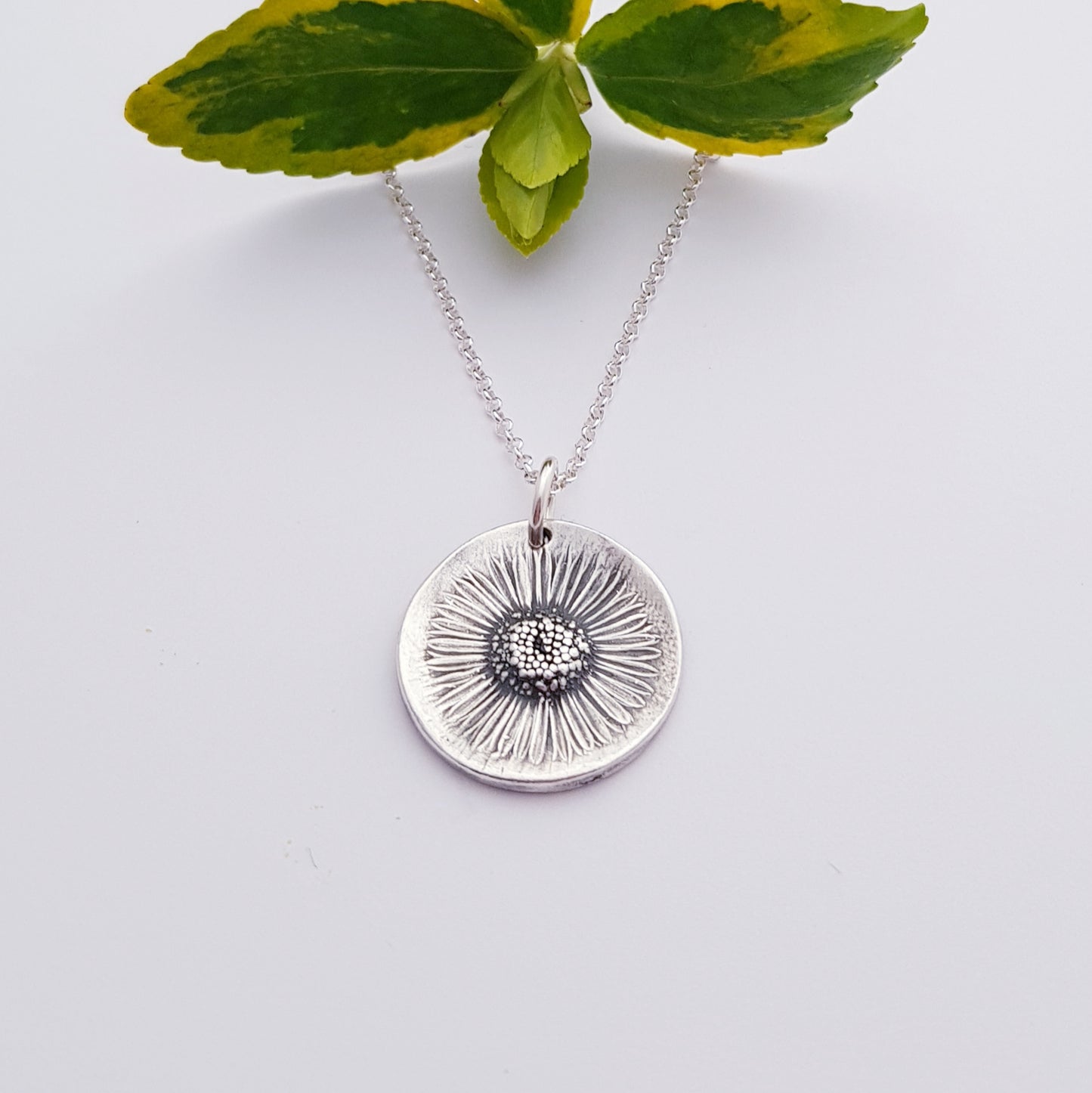 Sterling-silver-real-daisy-pendant-necklace-1