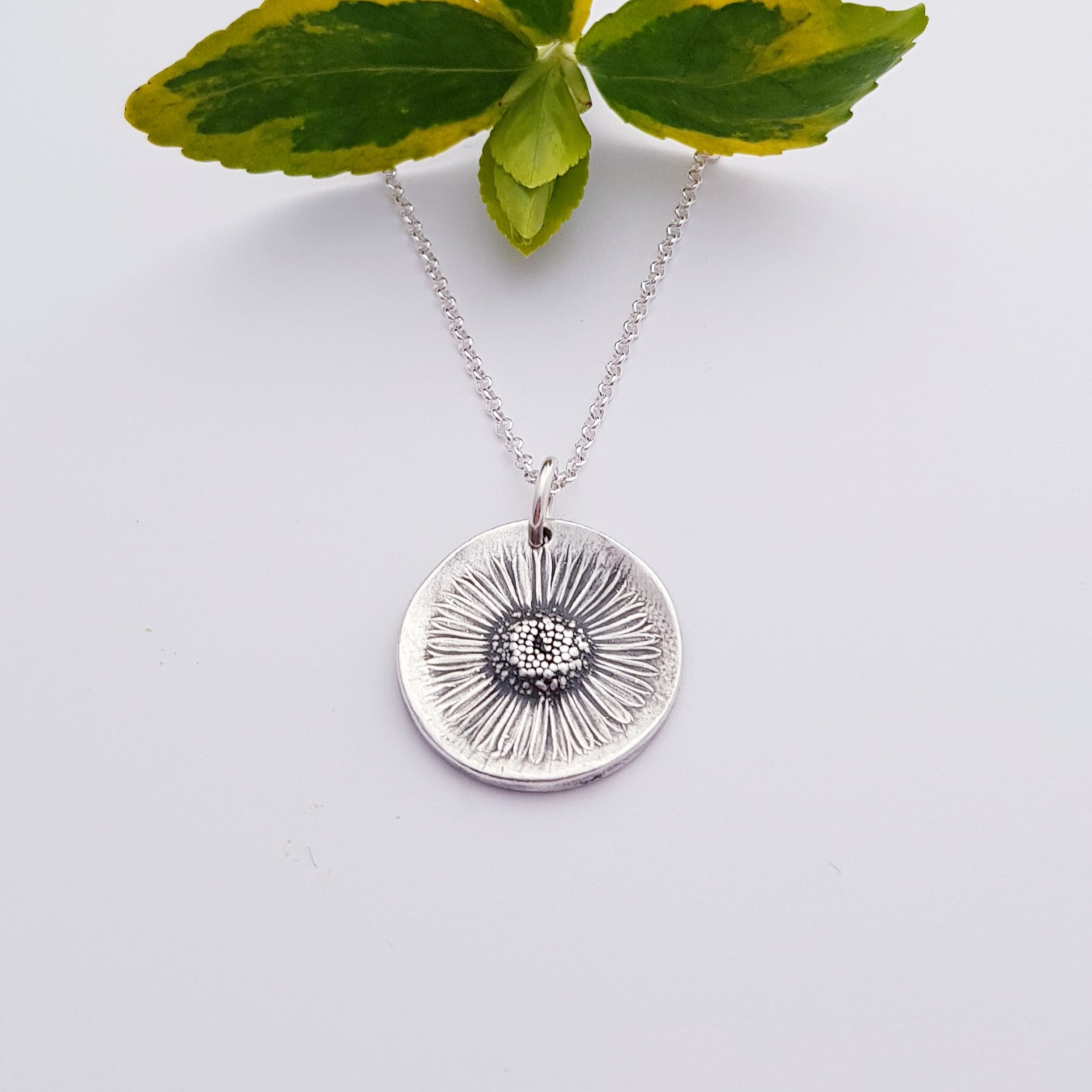 Sterling-silver-real-daisy-pendant-necklace-1