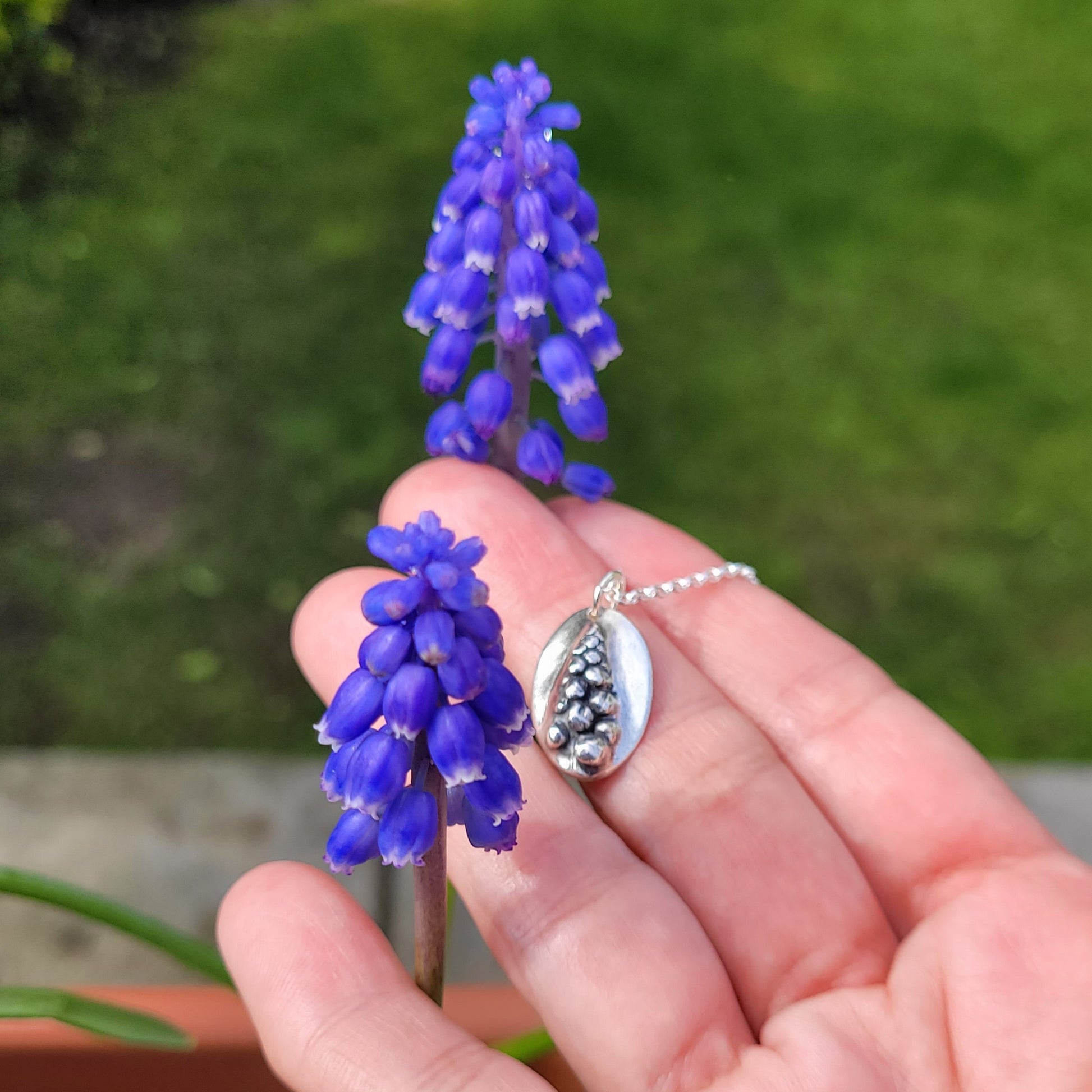 Sterling-silver-grape-hyacinth-muscari-flower-pendant-necklace-3
